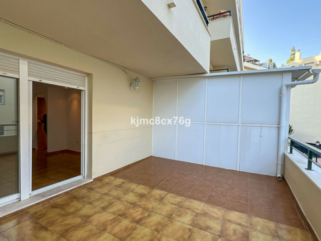 Ground Floor Apartment Calahonda Málaga - image 3