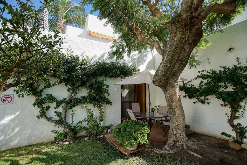 Townhouse Estepona Málaga - image 3