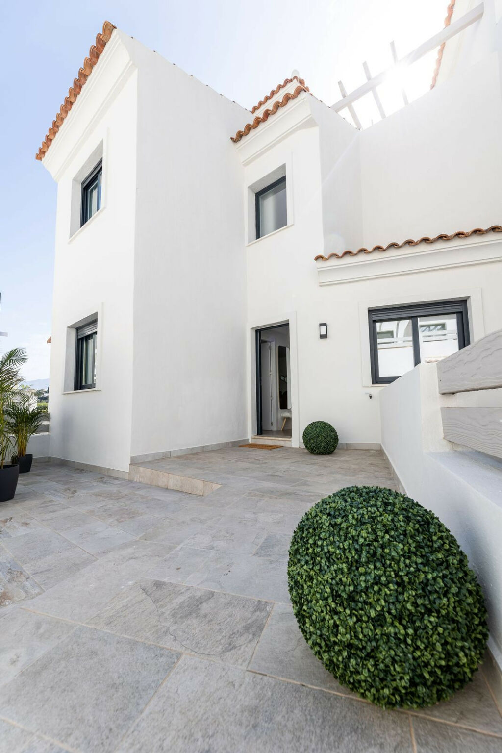 Townhouse New Golden Mile Málaga - image 3