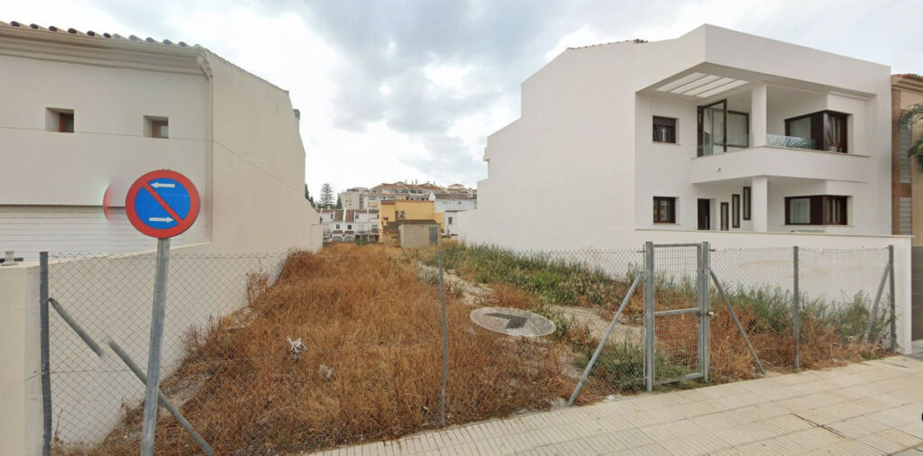 Residential Plot Los Boliches Málaga - image 3