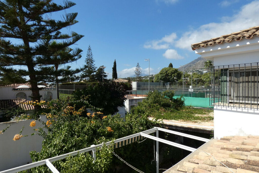 Detached Villa Marbella Málaga - image 5