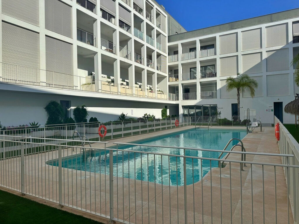 Middle Floor Apartment San Pedro de Alcántara Málaga - image 3