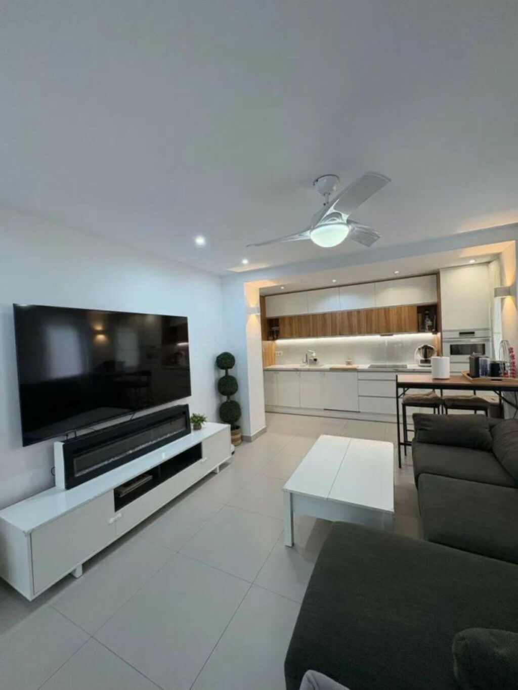 Middle Floor Apartment Marbella Málaga - image 3