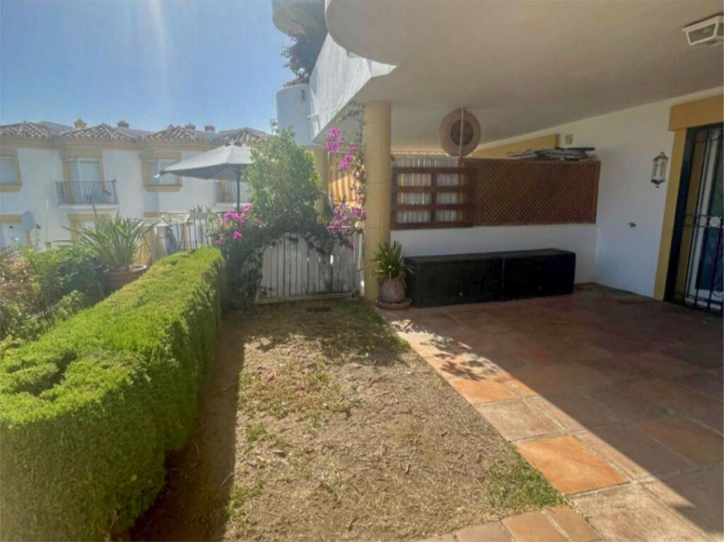 Ground Floor Apartment Calahonda Málaga - image 3