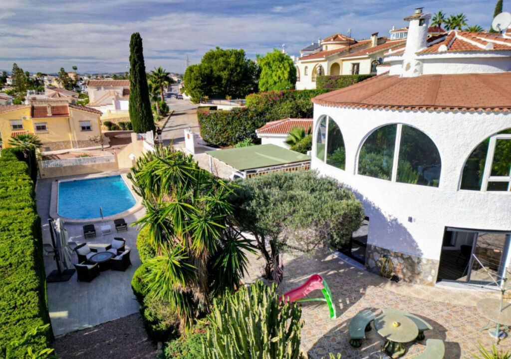 Detached Villa Ciudad Quesada Alicante - image 3