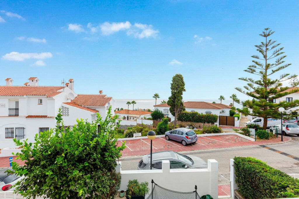 Townhouse Manilva Málaga - image 3
