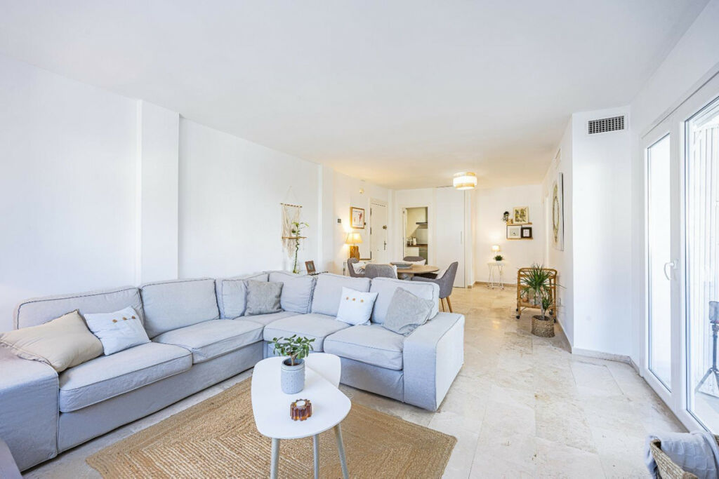 Ground Floor Apartment Nueva Andalucía Málaga - image 3