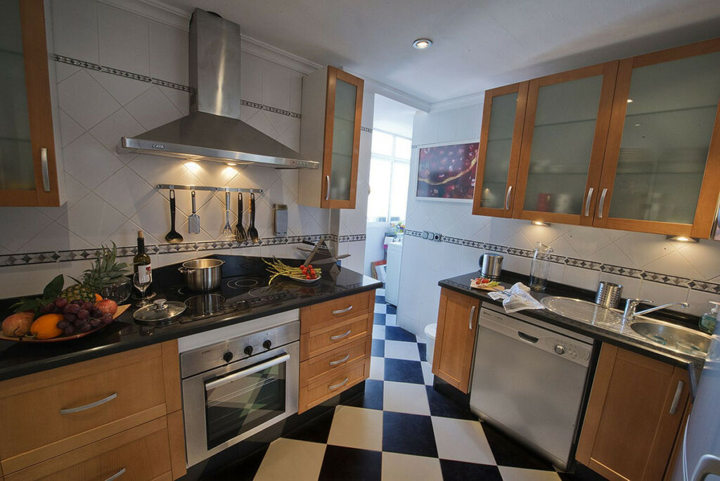 Top Floor Apartment Fuengirola Málaga - image 3