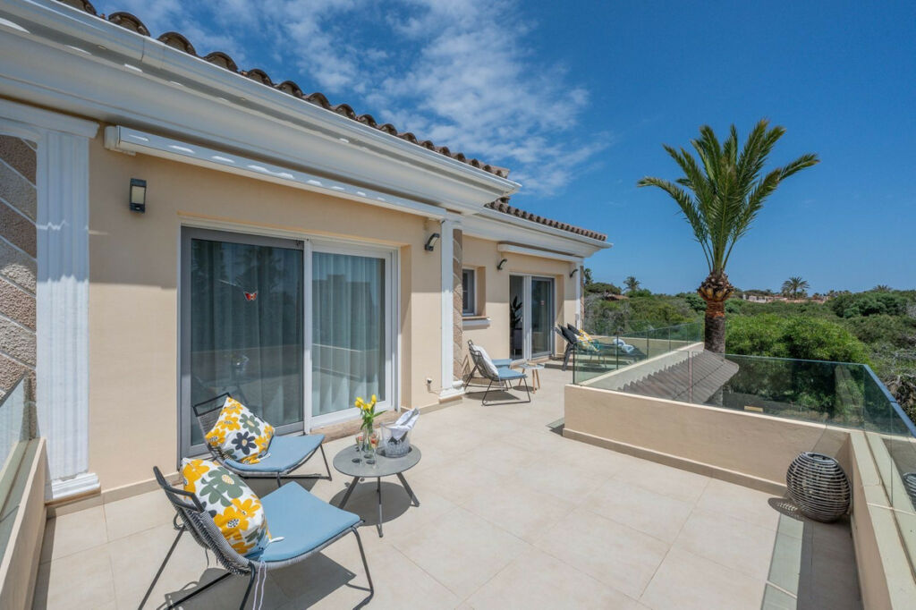 Detached Villa Marbesa Málaga - image 3