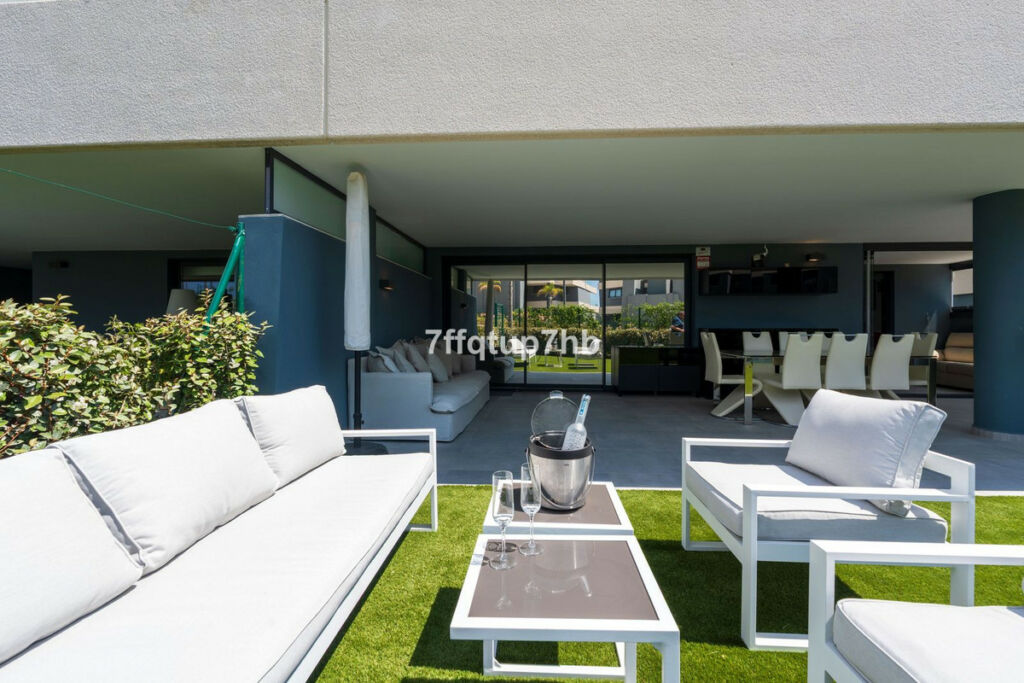 Ground Floor Apartment Estepona Málaga - image 3