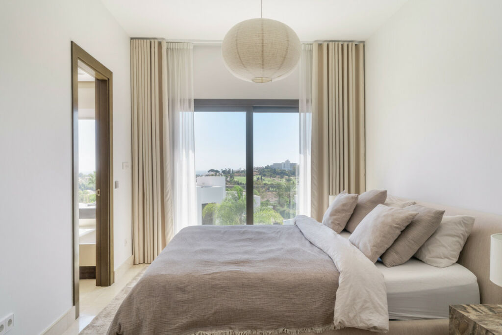 Detached Villa Benahavís Málaga - image 3