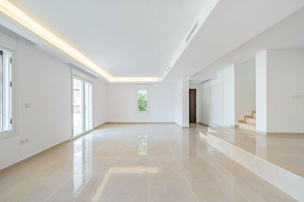 Townhouse Marbella Málaga - image 3
