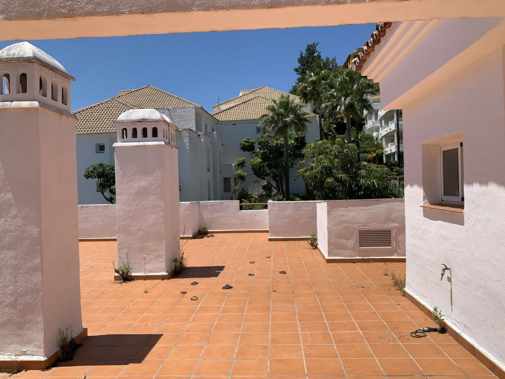 Penthouse Duplex Selwo Málaga - image 3