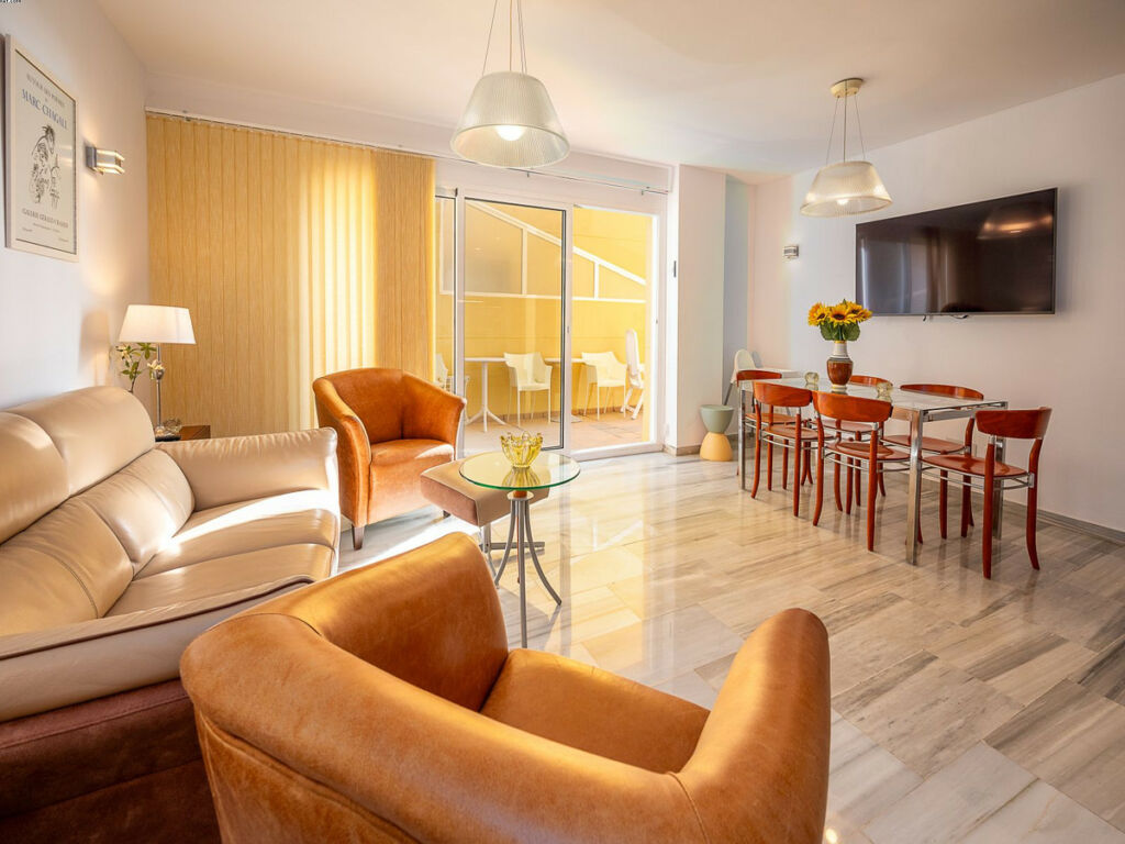 Middle Floor Apartment La Cala de Mijas Málaga - image 3