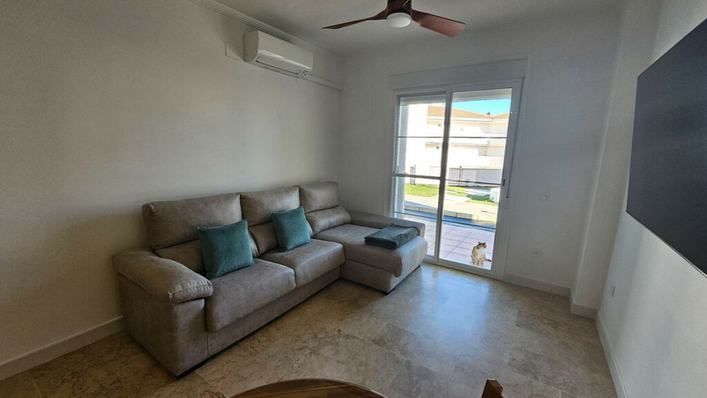Ground Floor Apartment La Duquesa Málaga - image 3