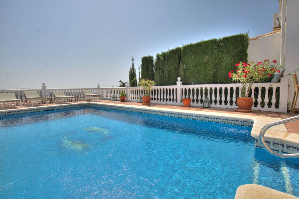 Detached Villa La Cala Málaga - image 3
