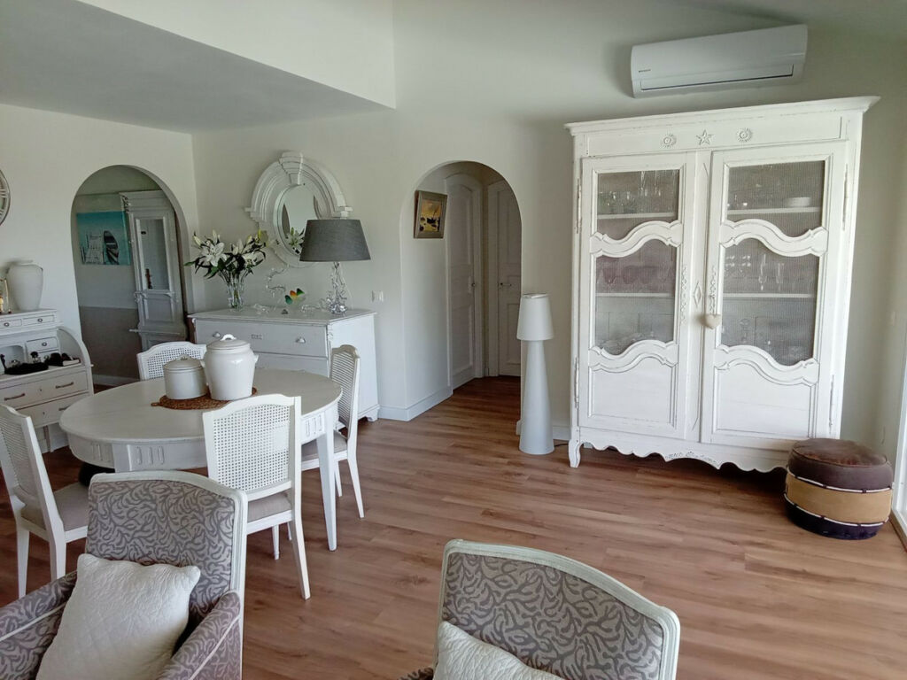 Top Floor Apartment Calahonda Málaga - image 3