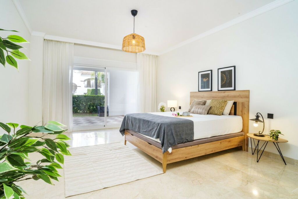 Ground Floor Apartment Marbella Málaga - image 3