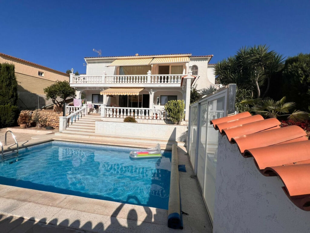 Detached Villa La Nucia Alicante - image 3