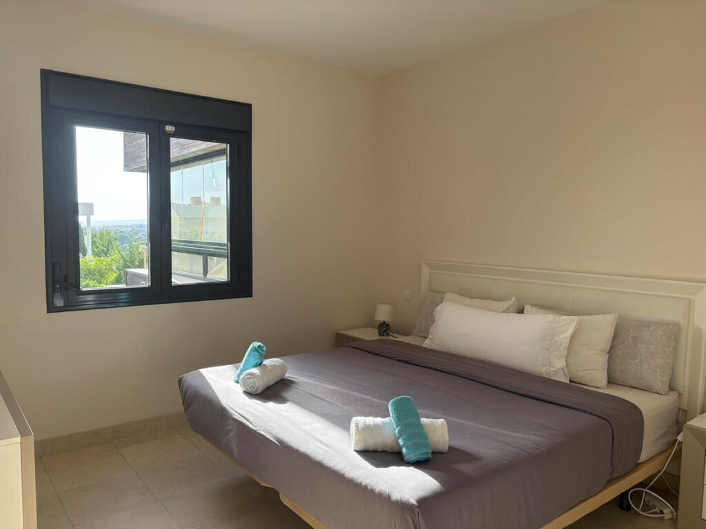 Middle Floor Apartment Los Flamingos Málaga - image 3