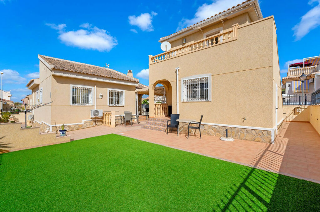 Detached Villa Rojales Alicante - image 3