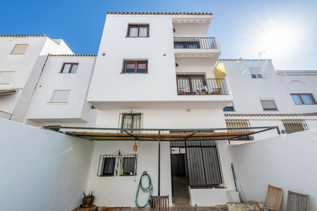 Townhouse Estepona Málaga - image 3