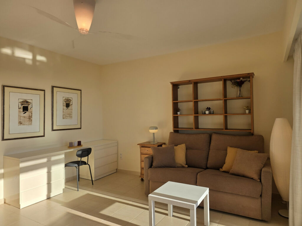 Middle Floor Studio Marbella Málaga - image 3
