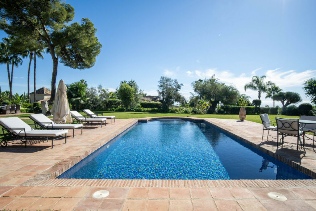 Detached Villa The Golden Mile Málaga - image 3