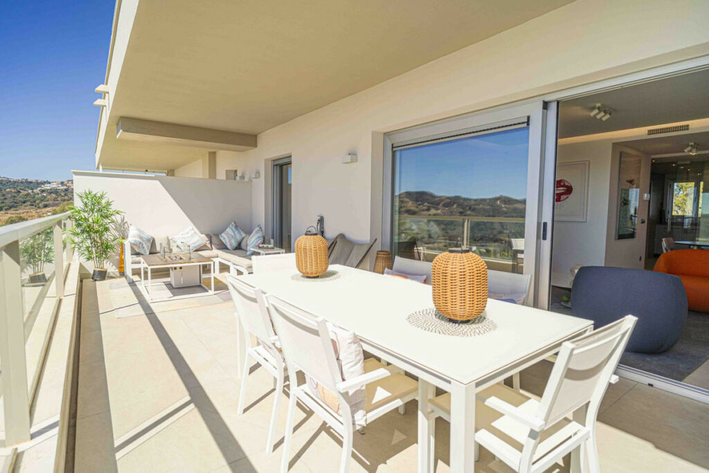 Middle Floor Apartment La Cala Golf Málaga - image 3