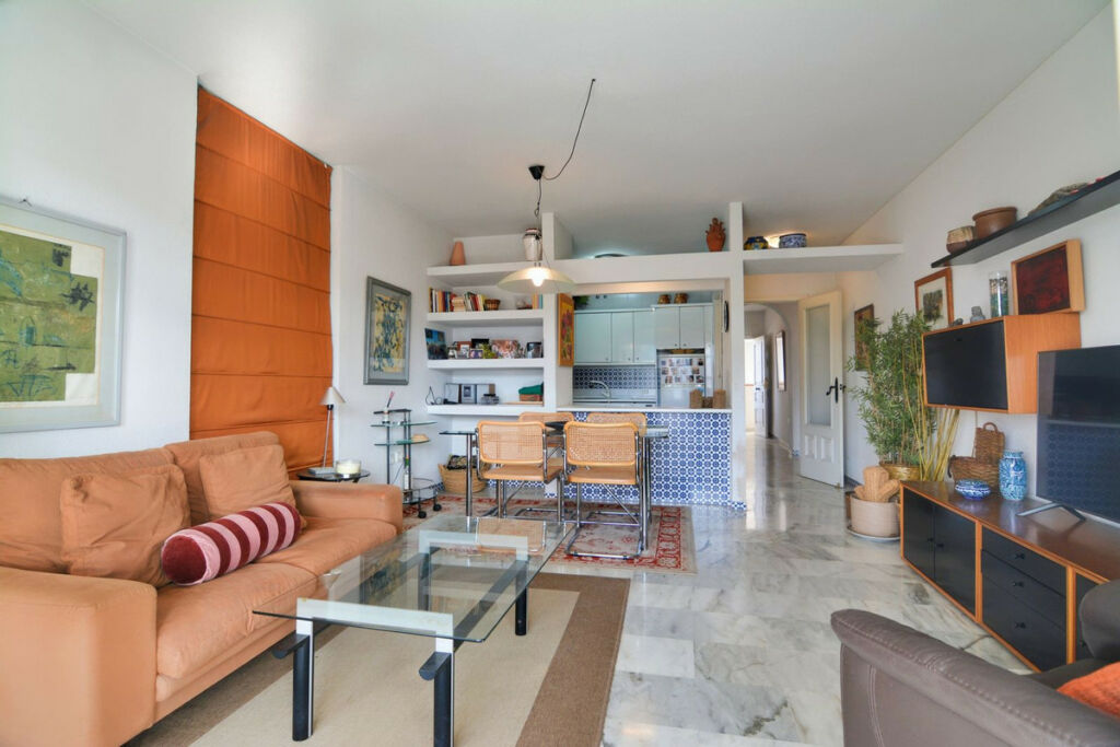 Middle Floor Apartment Fuengirola Málaga - image 3