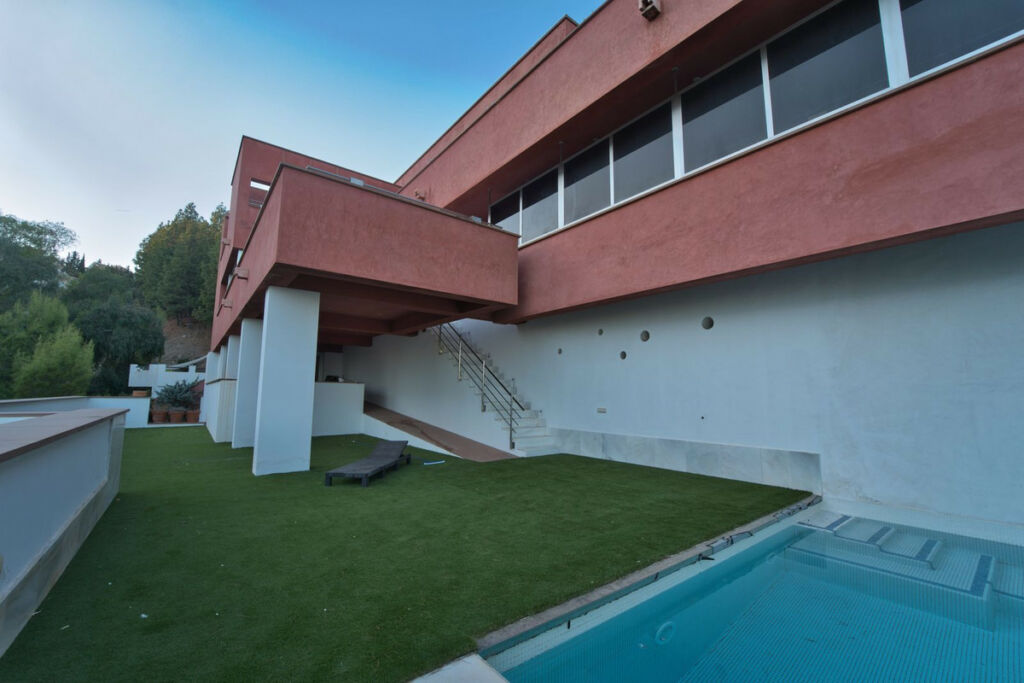 Detached Villa Puerto de la Torre Málaga - image 3