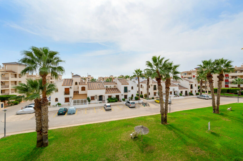 Middle Floor Apartment Playa Flamenca Alicante - image 3