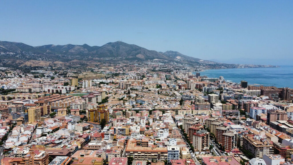 Middle Floor Apartment Fuengirola Málaga - image 20