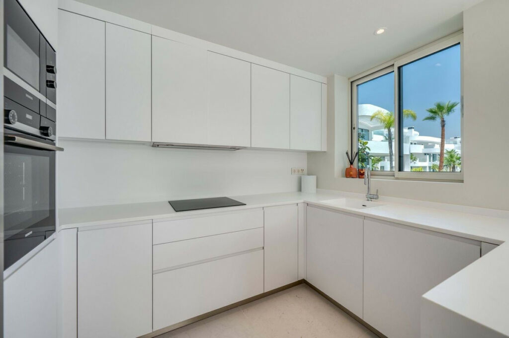 Ground Floor Apartment Marbella Málaga - image 3