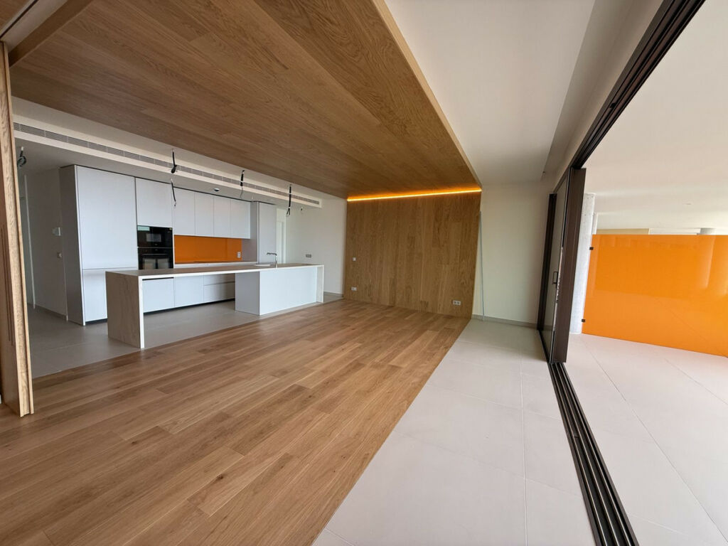 Middle Floor Apartment Higueron Málaga - image 3