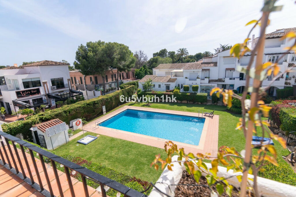 Penthouse El Paraiso Málaga - image 4