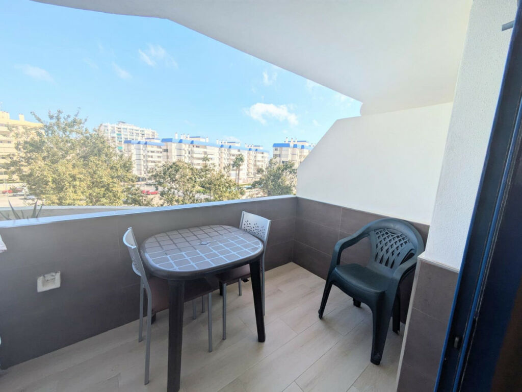 Middle Floor Apartment Benalmadena Costa Málaga - image 3