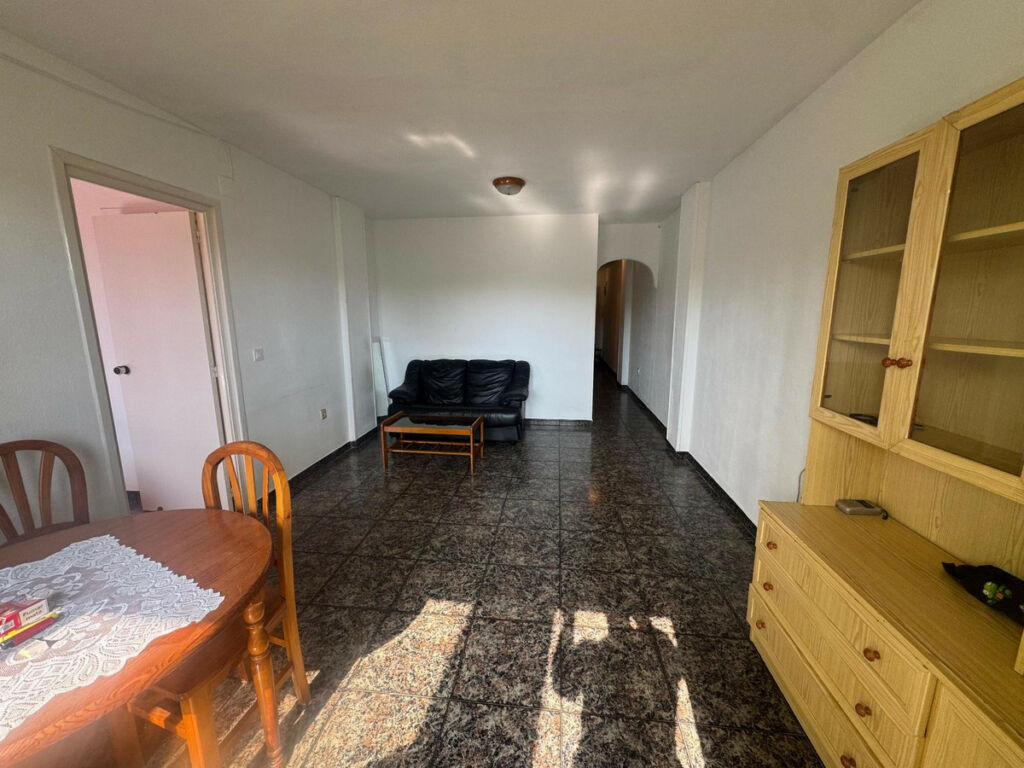 Middle Floor Apartment Torrevieja Alicante - image 3