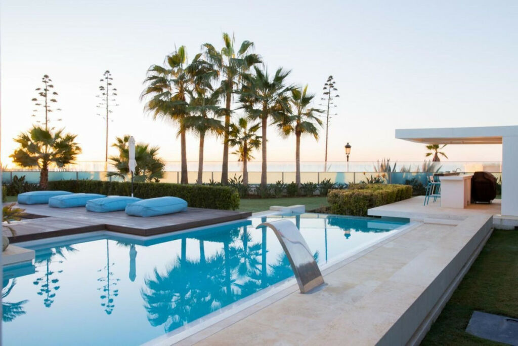 Detached Villa Marbella Málaga - image 3