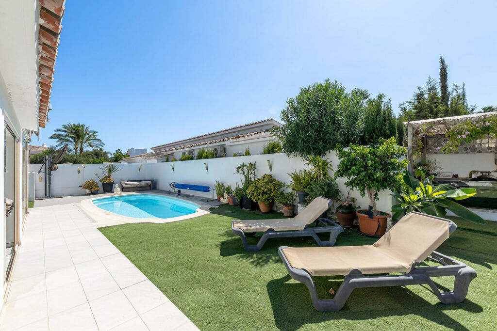 Detached Villa Costalita Málaga - image 3