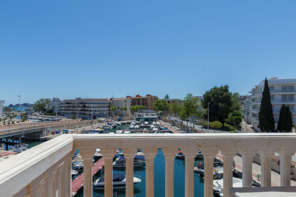 Middle Floor Apartment Javea Alicante - image 3