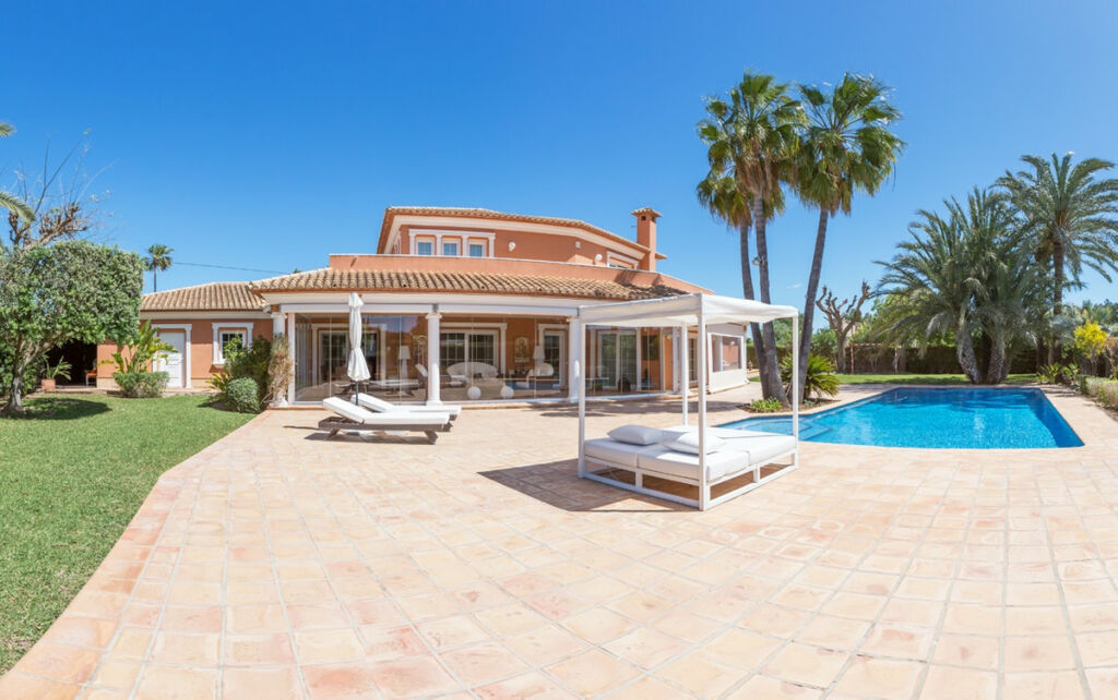 Detached Villa Denia Alicante - image 3
