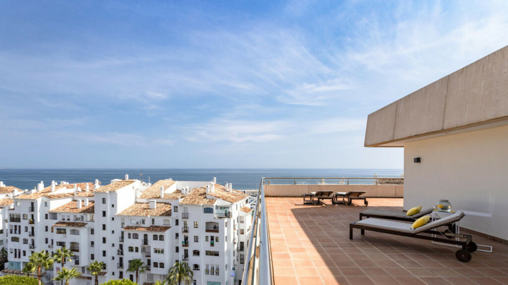 Penthouse Puerto Banús Málaga - image 3