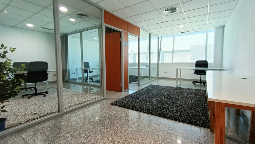 Office Puerto Banús Málaga - image 3