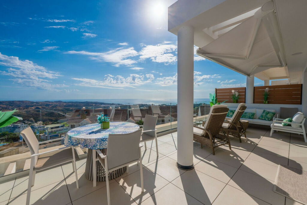Middle Floor Apartment Calanova Golf Málaga - image 3
