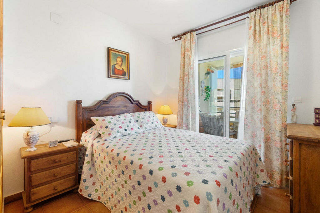 Middle Floor Apartment Campoamor Alicante - image 3