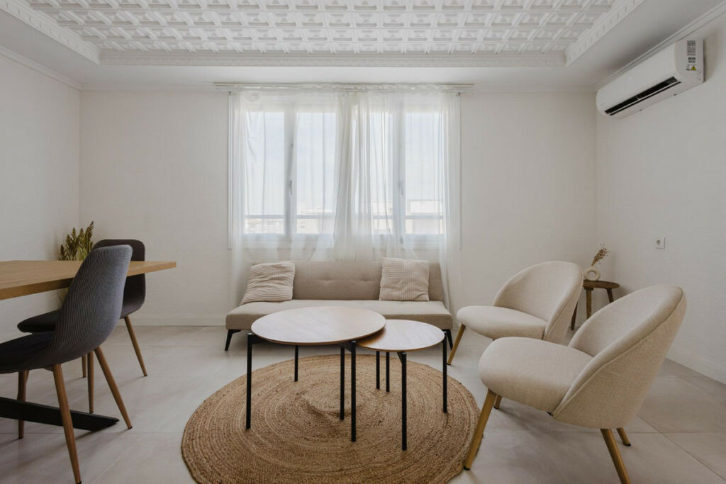 Middle Floor Apartment Torrevieja Alicante - image 3