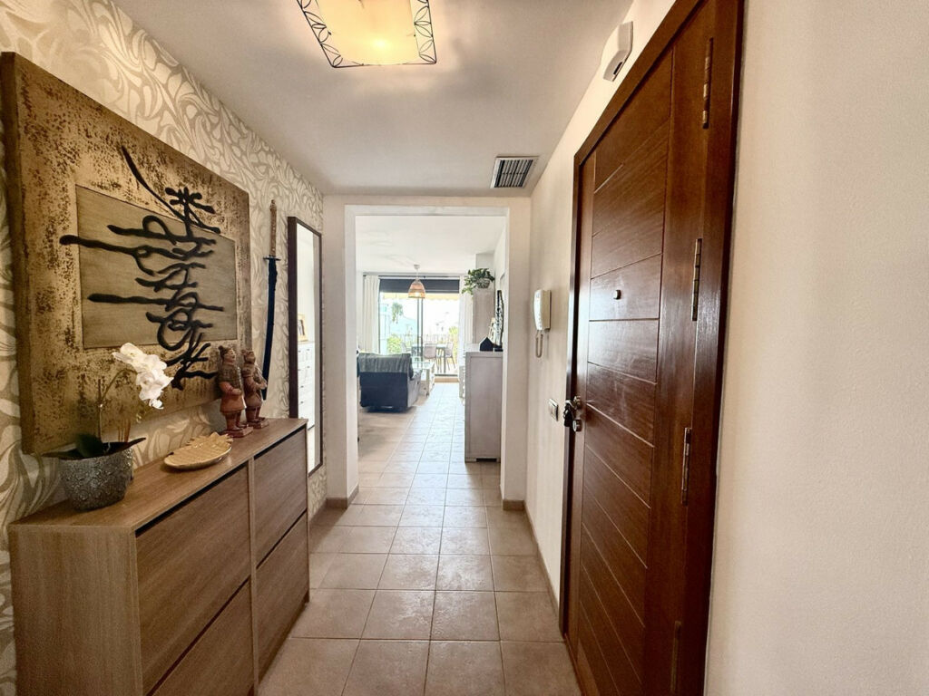 Middle Floor Apartment La Cala Málaga - image 3