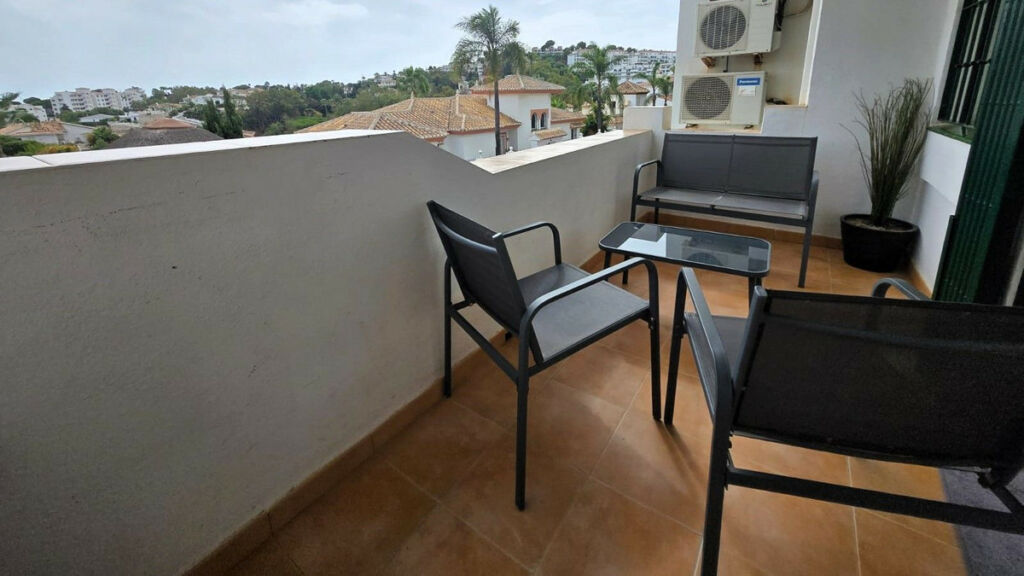 Top Floor Apartment Torrenueva Málaga - image 3