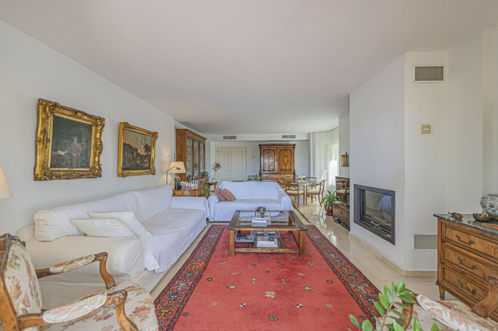 Townhouse Nueva Andalucía Málaga - image 3